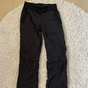 Women’s Lululemon pants size 6 regular